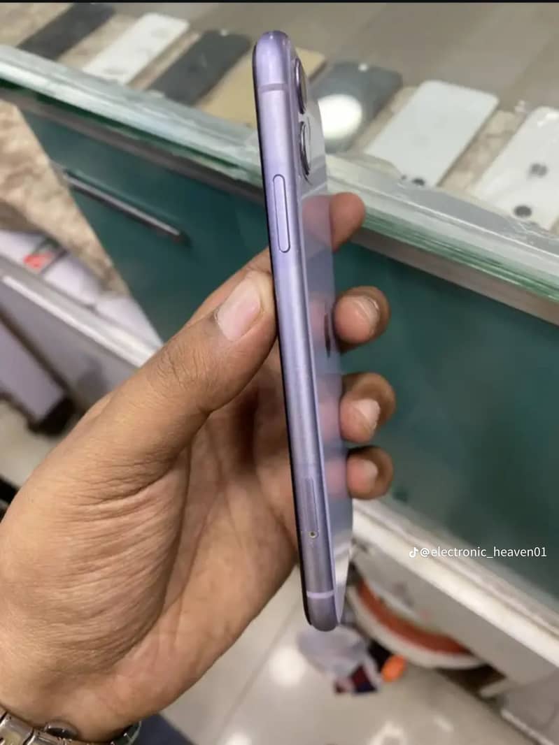 Apple iPhone 11 0