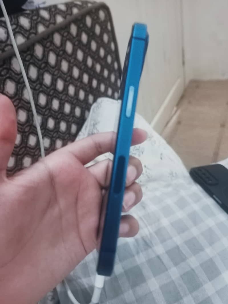 Apple iPhone 13 3