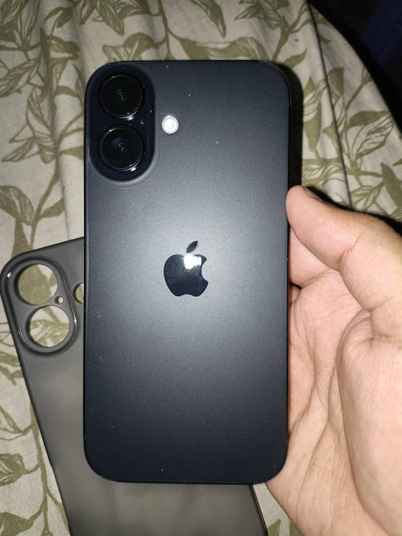 Apple iPhone 16 0