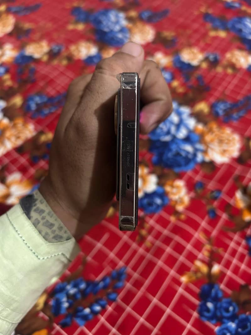 Infinix Note 40 5