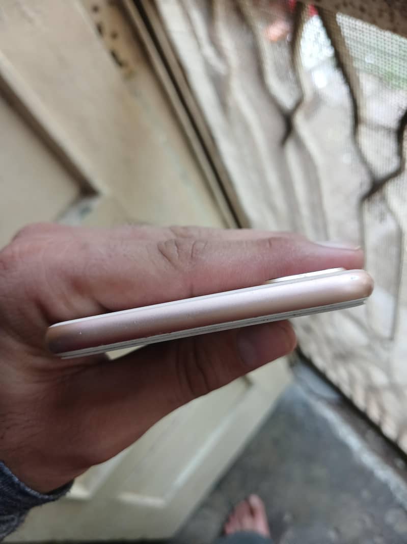 Apple iPhone 8 Plus 5