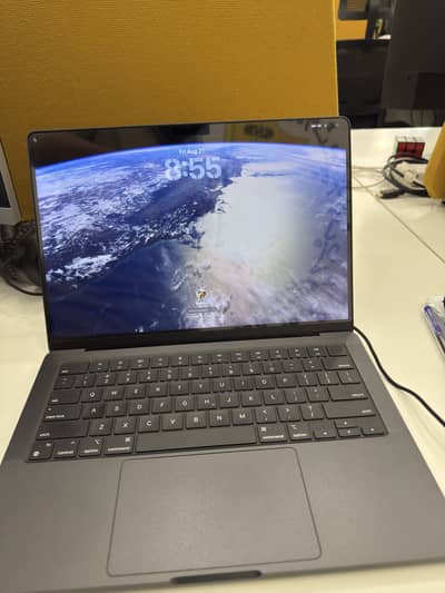 Mac M3 pro 18GB/512GB | 14 inch | 100% battery (36 cycles) | 9.5/10