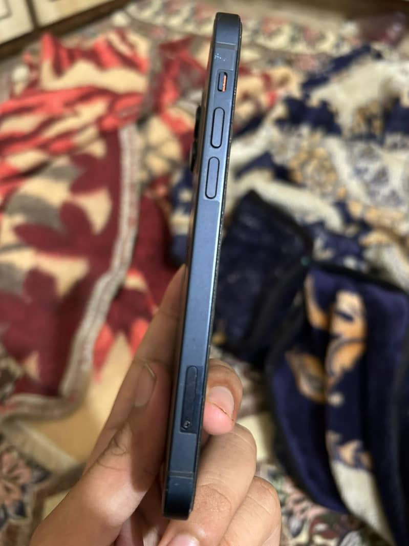 Apple iPhone 12 5