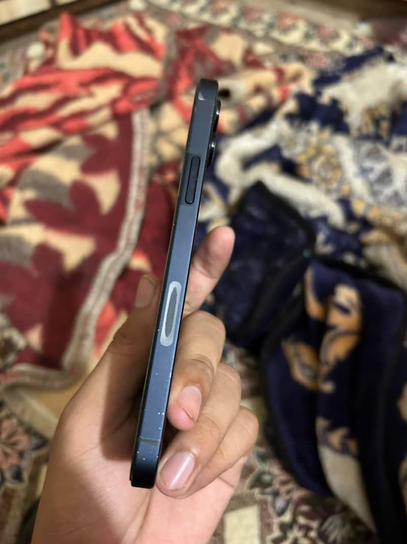 Apple iPhone 12 6