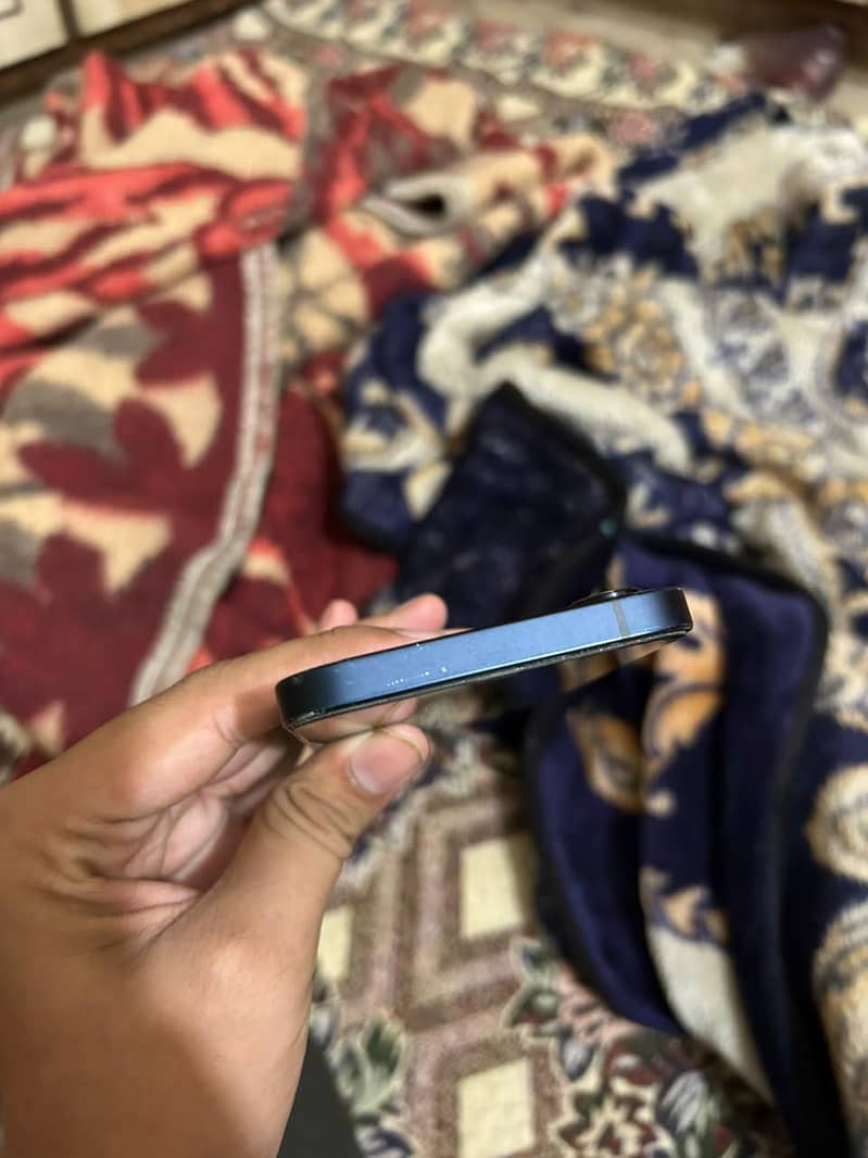 Apple iPhone 12 7