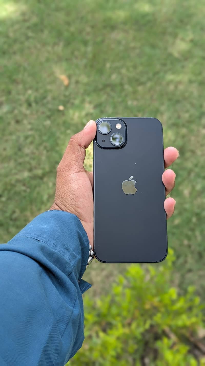 Apple iPhone 13 2
