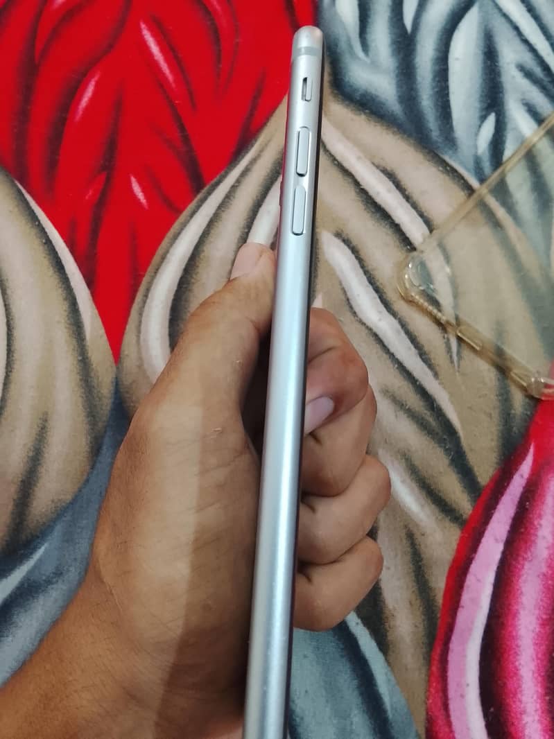 Apple iPhone 6S Plus 1