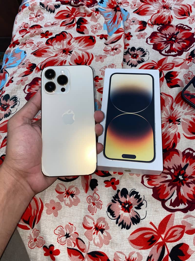 Apple iPhone 14 Pro Max 6