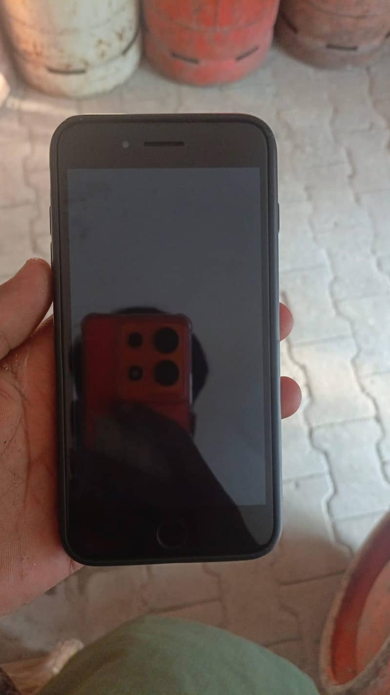 Apple iPhone 7 plus 1
