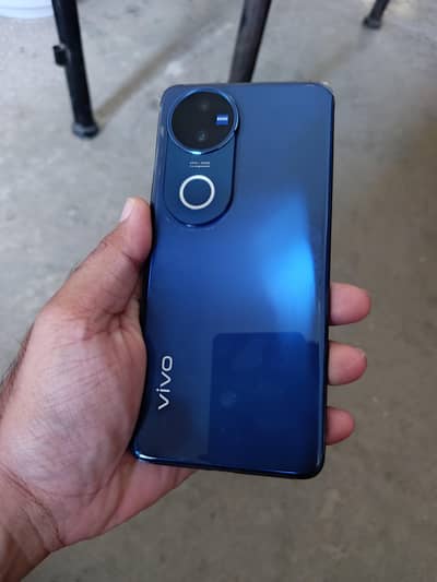 Vivo V50 12gb 256gb  10 by 10 with box and charger