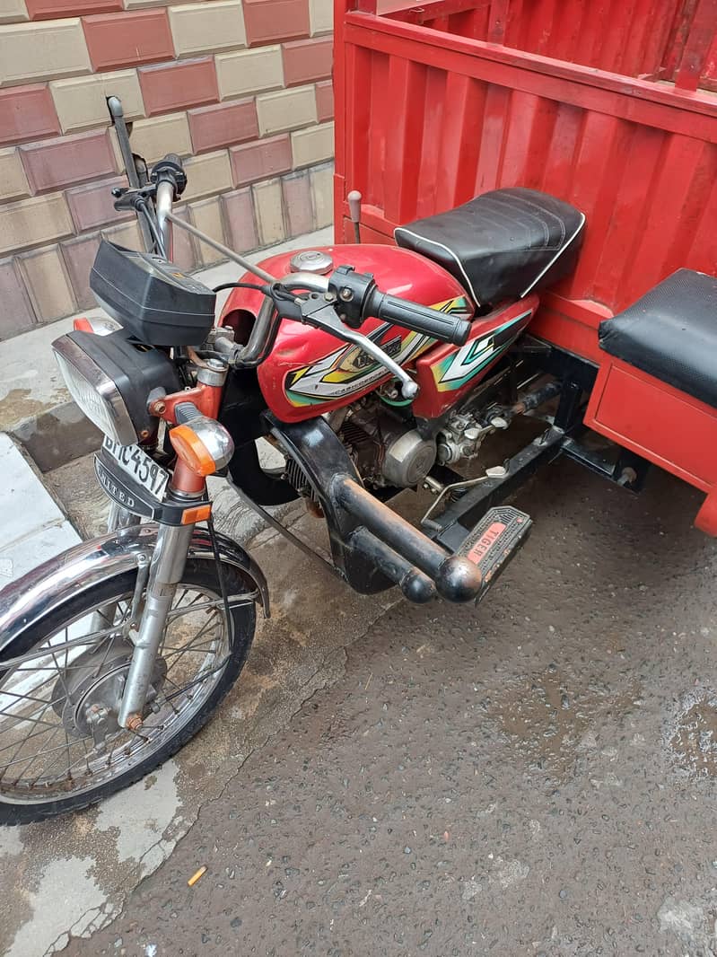 100CC United Loader mint condition 1
