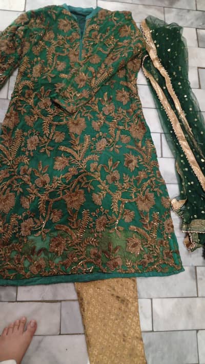 single used 3pcs green net long shirt with golden embroidery.