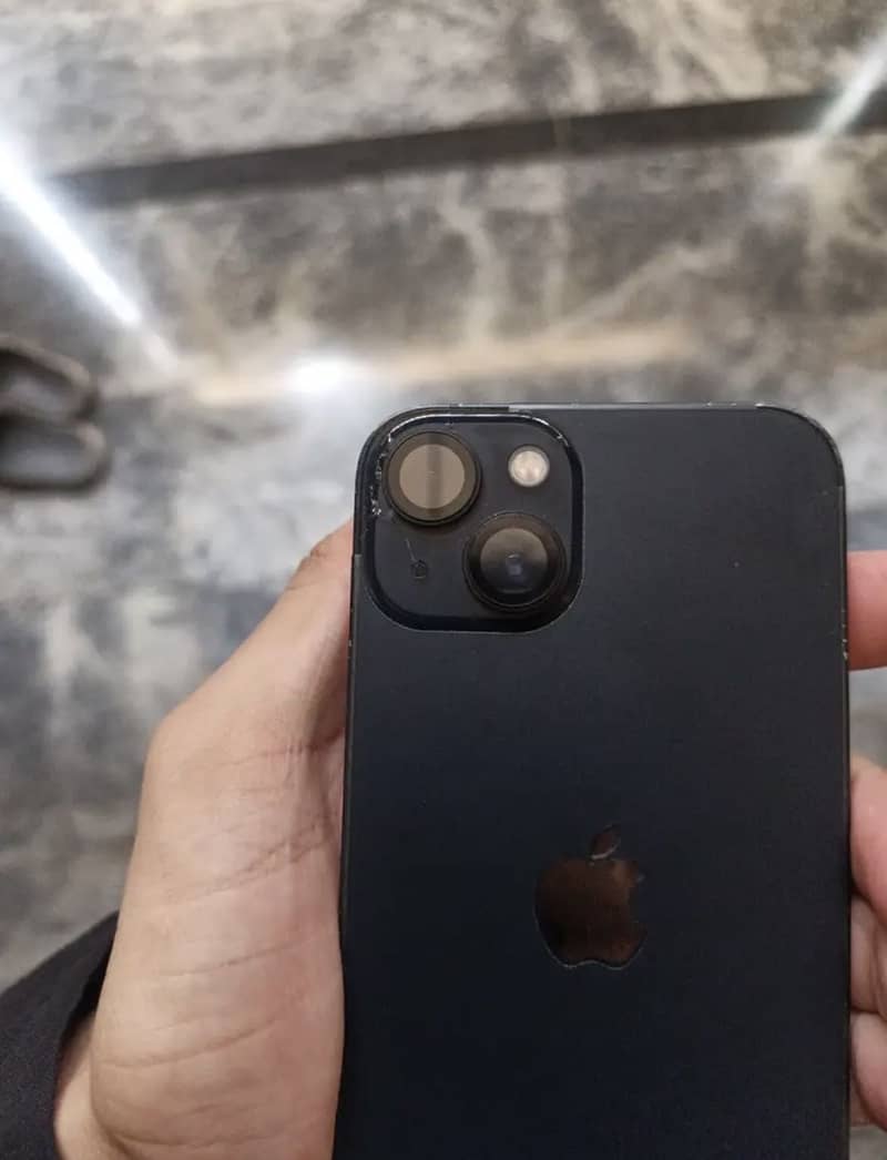 Apple iPhone 13 4