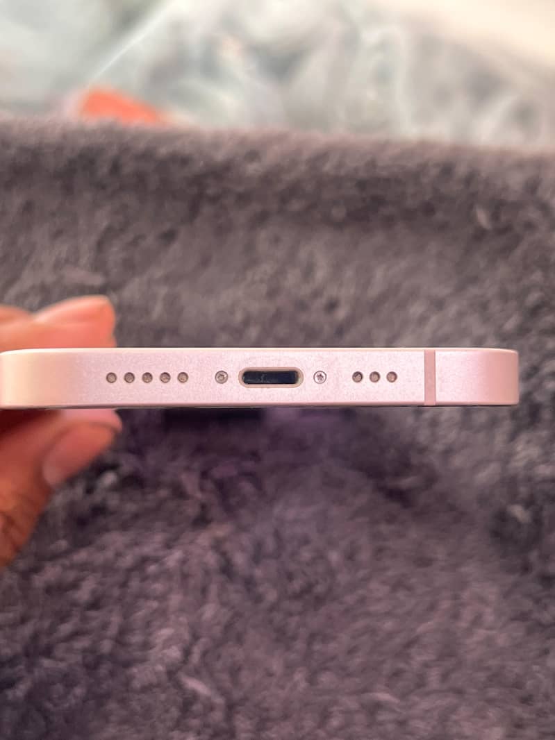 Apple iPhone 13 4