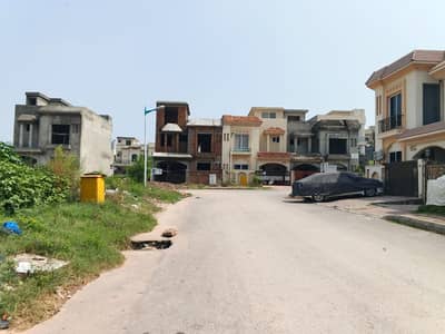 Affordable Residential Plot Available For sale In Bahria Greens - Overseas Enclave - Sector 5