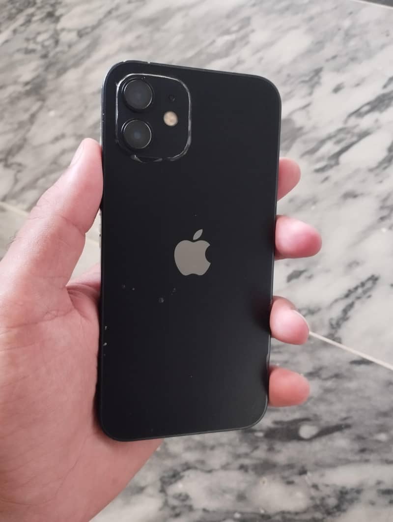 Apple iPhone 12 4