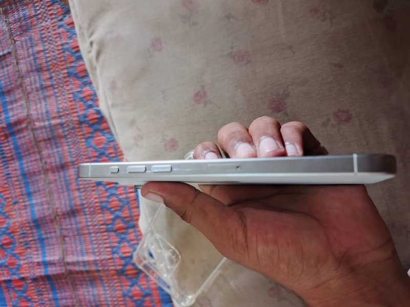 Apple iPhone 15 Pro Max 1