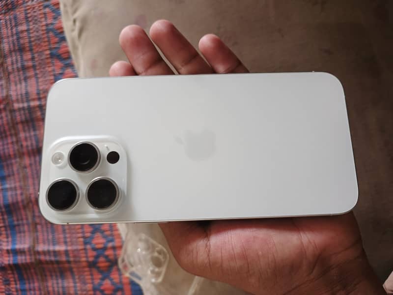 Apple iPhone 15 Pro Max 5