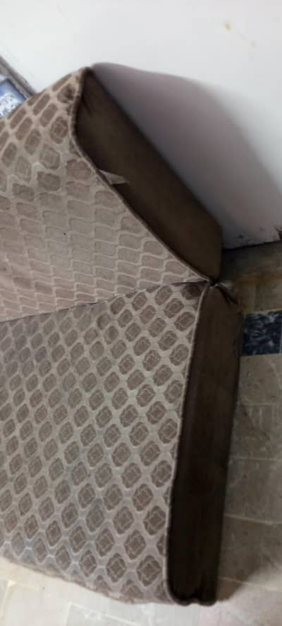 sofa cumbed without stands
