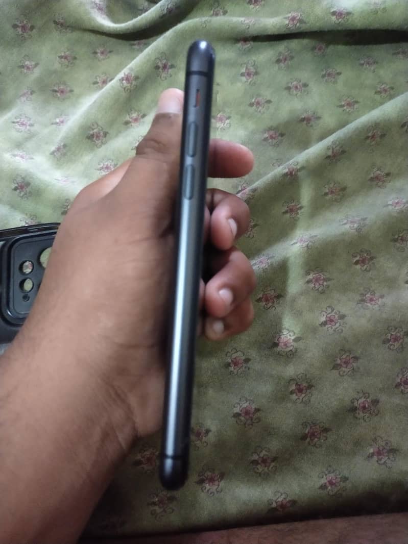 Apple iPhone 11 2