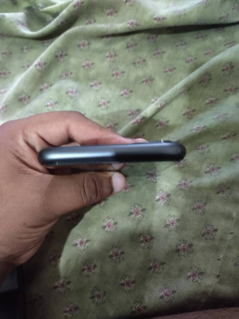 Apple iPhone 11 5