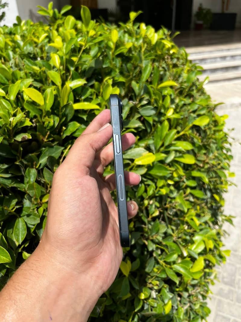 Apple iPhone 14 4