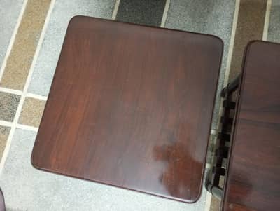 1 Central table 2 side tables