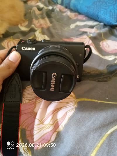 Cannon EOS M100