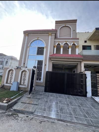 5 Marla Designer House For Sale | Ready To Move | LDA Approved | Near Main Boulevard | Prime Location