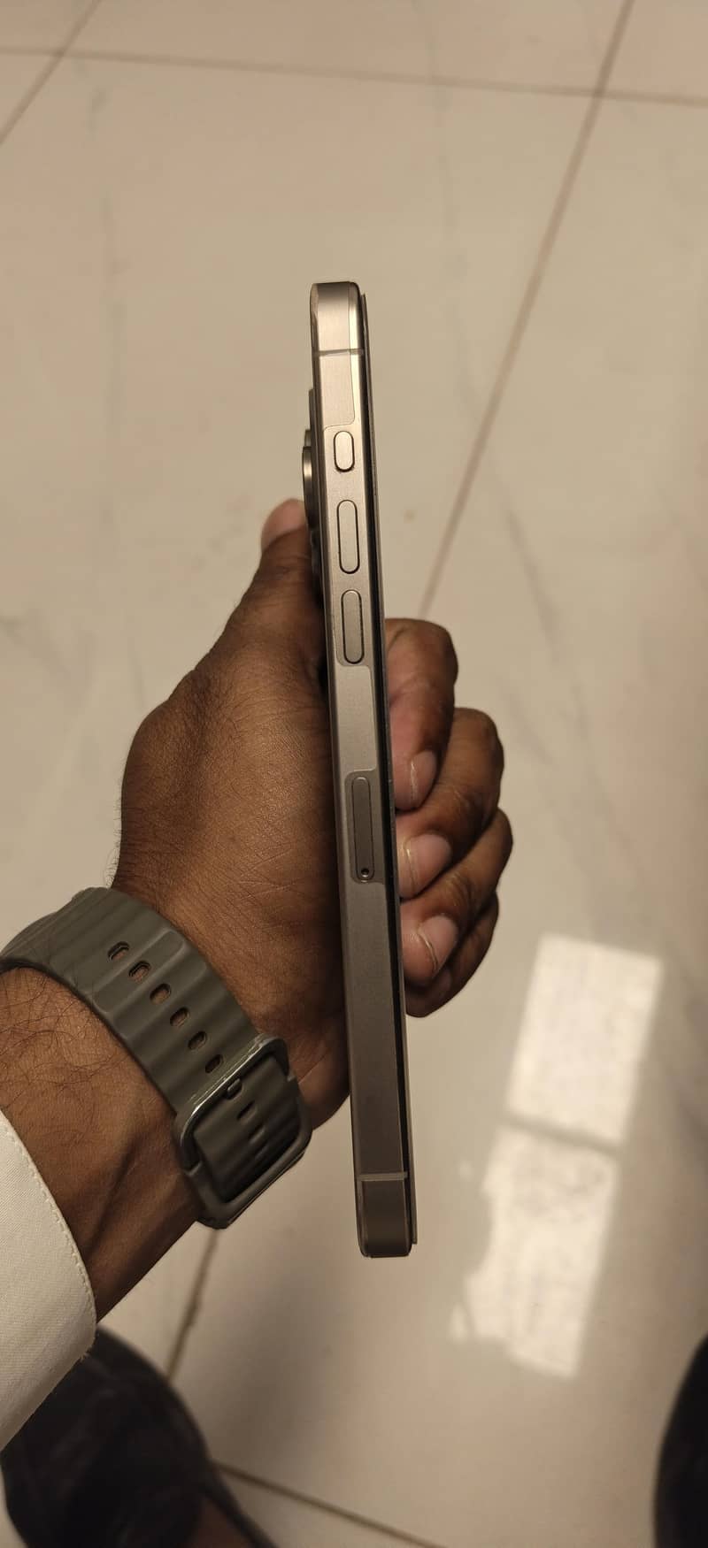 Apple iPhone 15 Pro Max 2