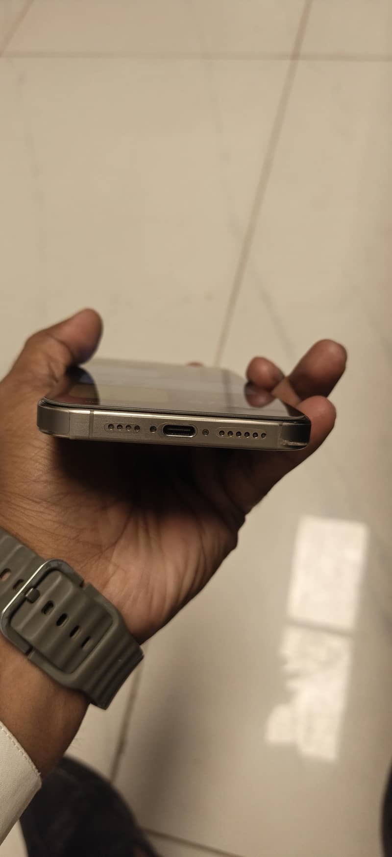 Apple iPhone 15 Pro Max 4