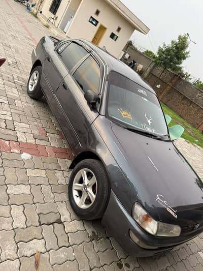 Toyota Corolla XE 2000