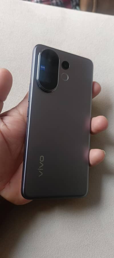 Vivo V60 5G, 12GB RAM + 256GB storage (Gray)