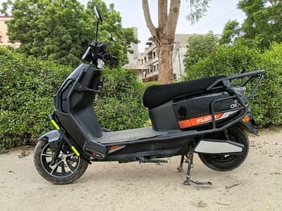 Crown Flesh Electric Scooty — Excellent Condition | LFP Battery | 105