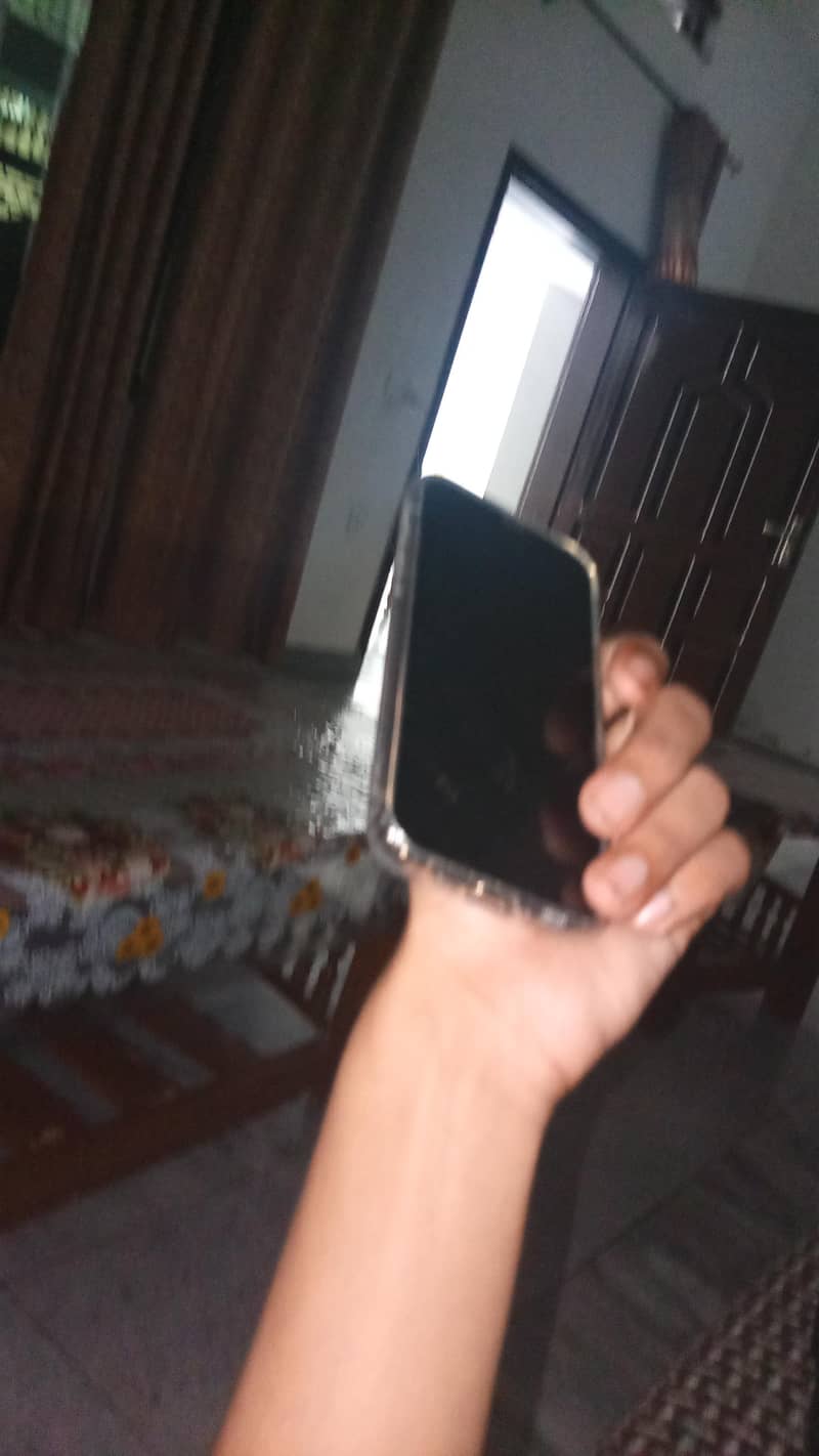 Apple iPhone 11 Pro 2