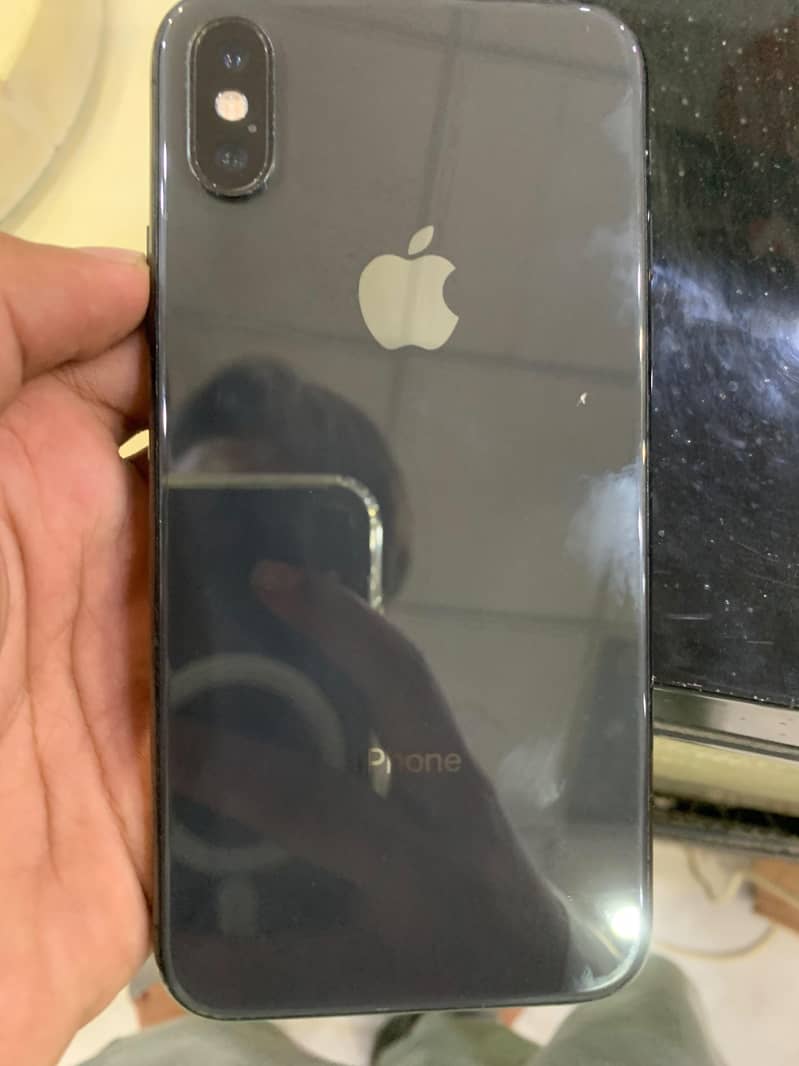 Apple iPhone XS 1