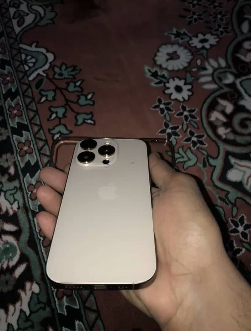 Iphone 16 pro jv 0