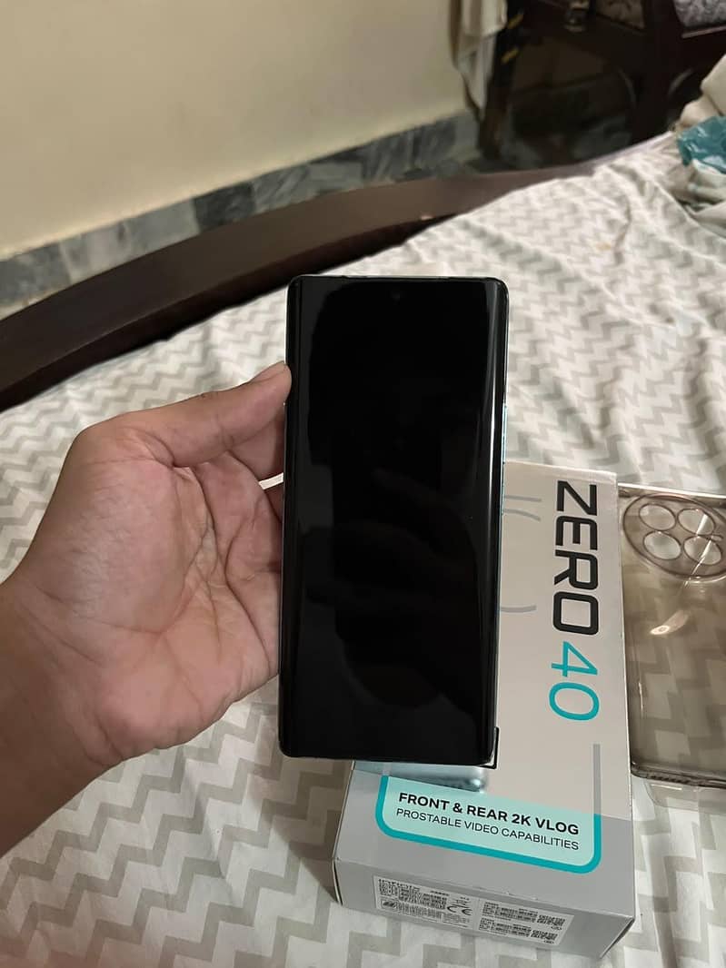 Infinix Zero 40 4