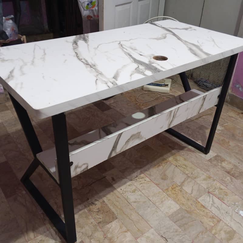 Computer table and computer chair 5