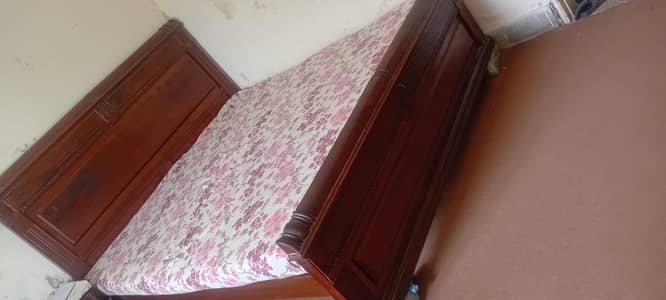 wooden bed conditions 10/10