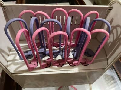 Hair curlers