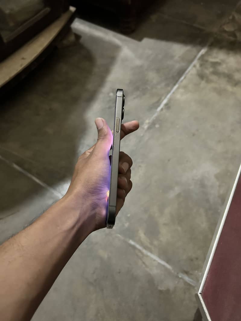 Apple iPhone 12 Pro Max 4