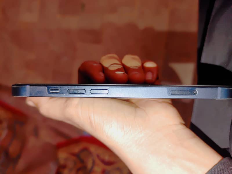 Apple iPhone 13 2