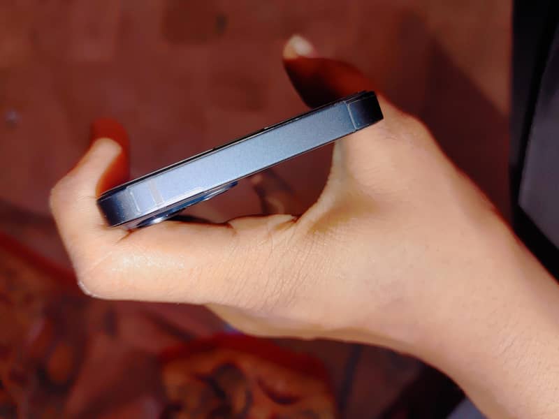 Apple iPhone 13 4