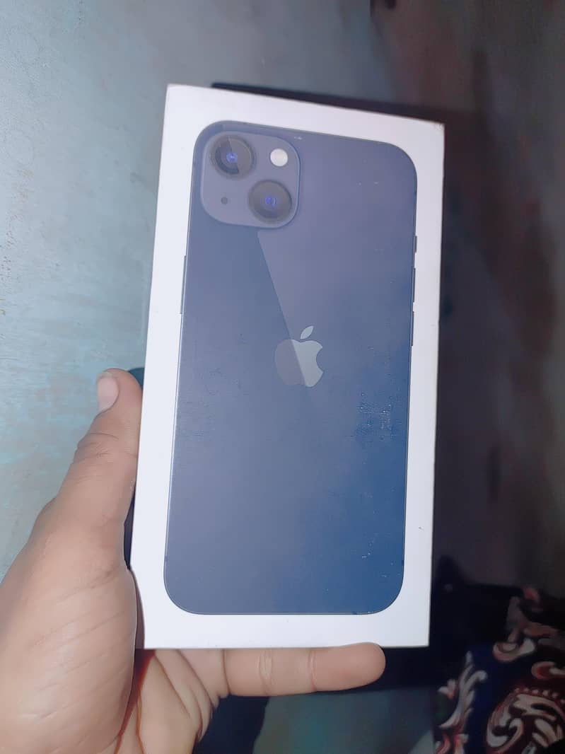 Apple iPhone 13 8