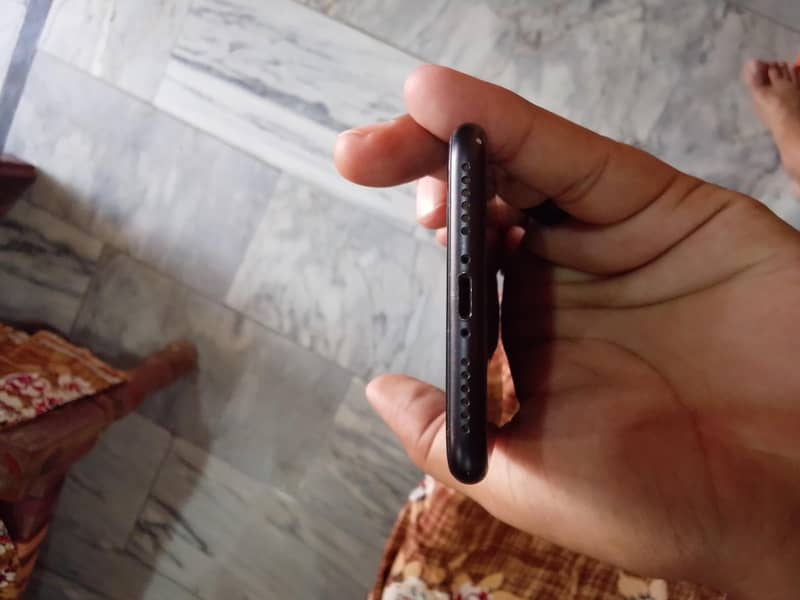 Apple iPhone 7 3