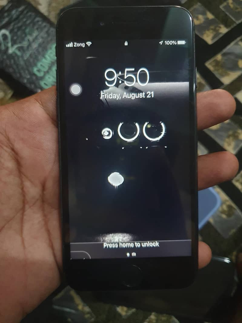 Apple iPhone 7 3