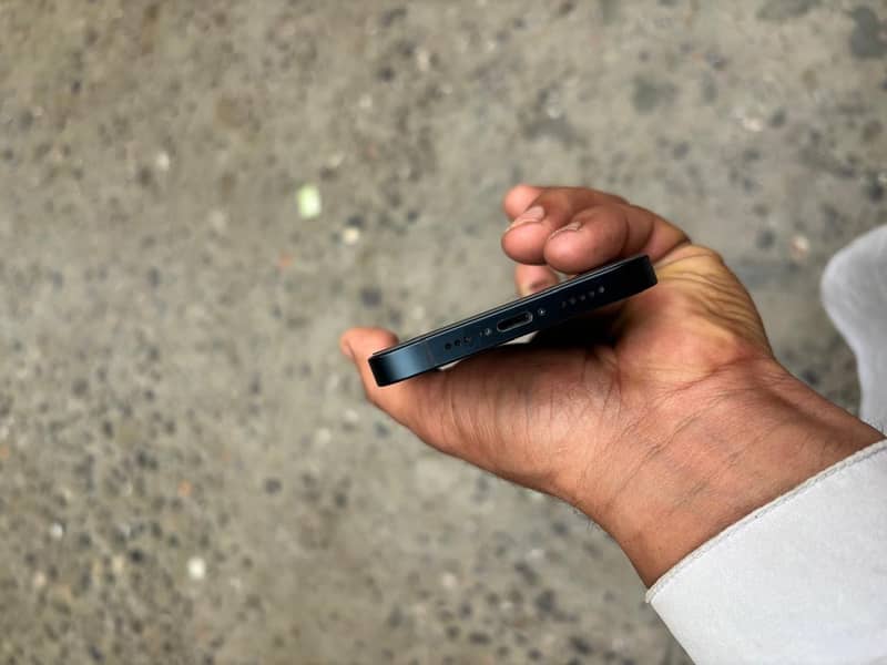 Apple iPhone 13 3
