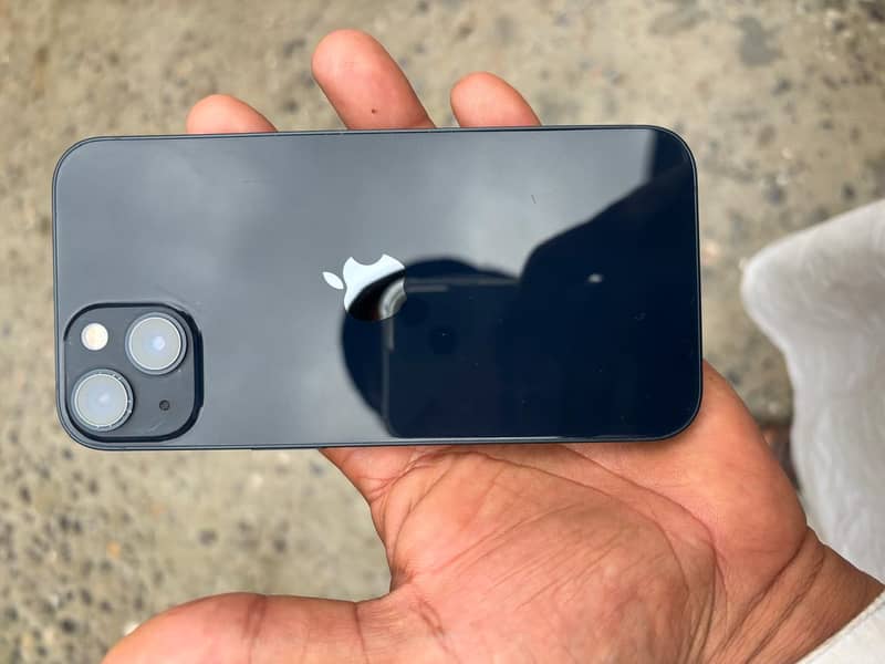 Apple iPhone 13 6