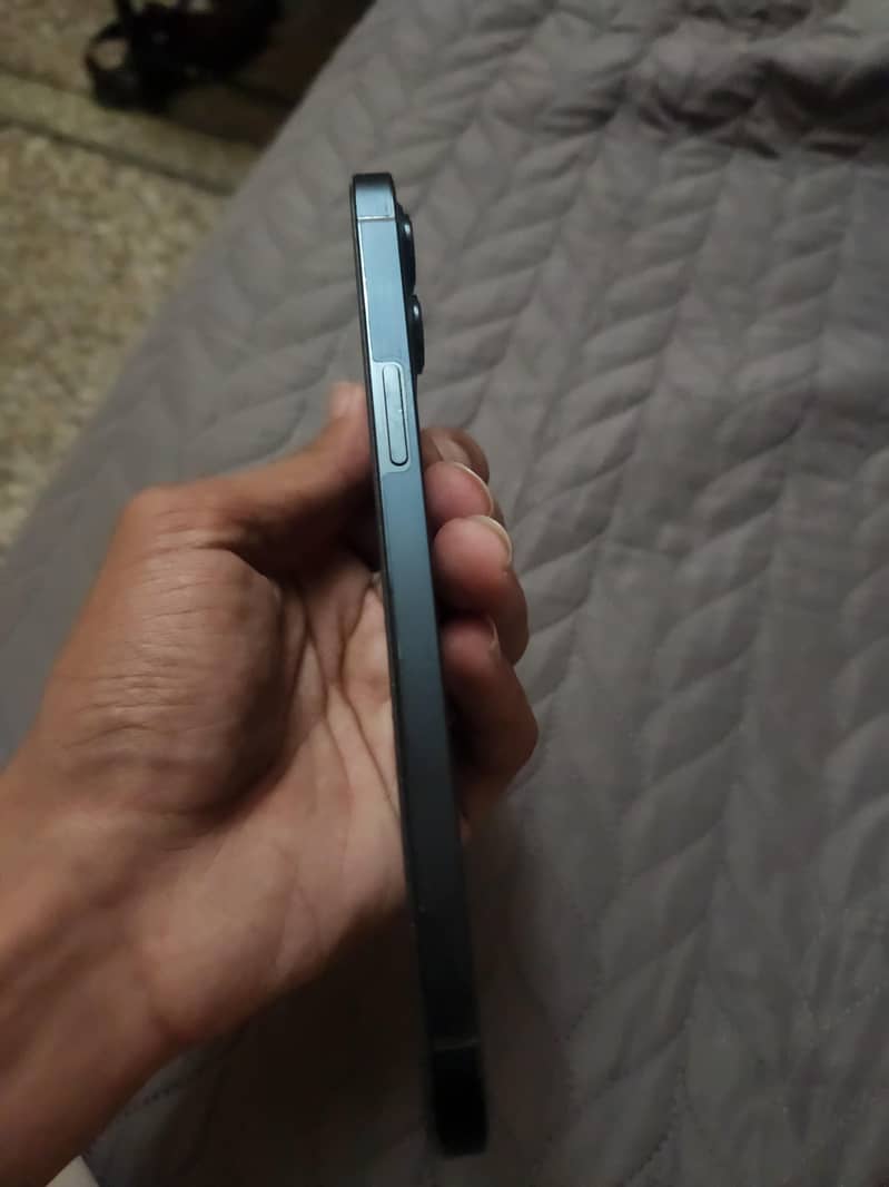 Apple iPhone 12 Pro Max 2